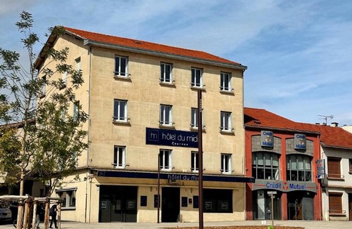 Cournon-dʼAuvergne Hotel | Hotel Le Midi Clermont-Cournon