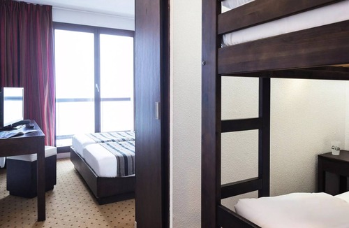 Val Claret Hotel | Hotel Tignes Le Diva - Breakfast - Classic Room 2 Adults + 2 Children with Balcony