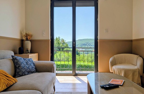 Lissac-sur-Couze House | House for 8 people Panoramic View of Lac du Causse Rated ⭐ Air-conditioned