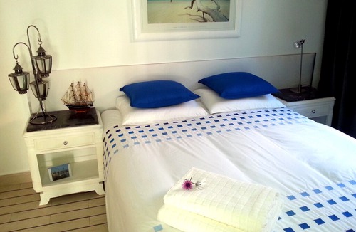 8th Arrondissement Villa | House in DRC Villa near the beach with garden and terrace