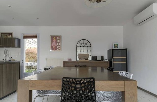 Abrest Apartment | House near Vichy with a garden and a pool