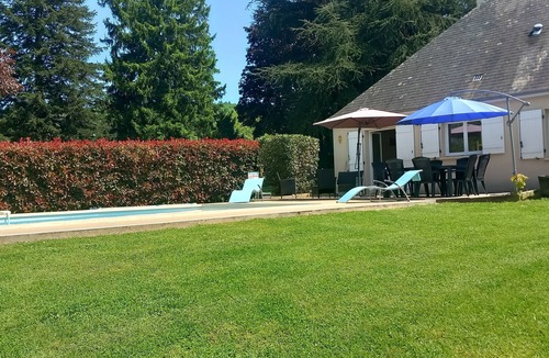 Argentat House | House with Wi-Fi pool on the banks of the Dordogne river