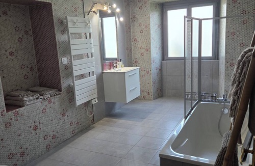Feigeres House | House with a garden in a renovated old farmhouse. Pets welcome!