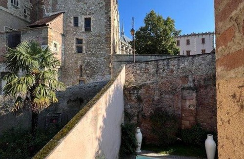 Moulins Cottage | House with pool in Moulins center - 8 guests
