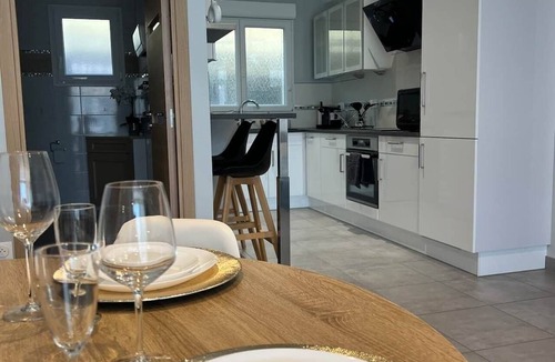 Digne-les-Bains Apartment | Ideal for spa guests: Souvenirs de Provence, 2-bedroom apartment with air conditioning