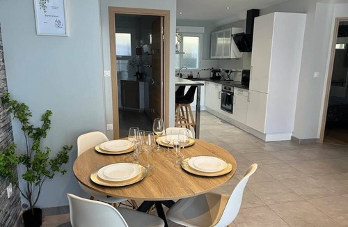 Digne-les-Bains Apartment | Ideal for spa guests: Souvenirs de Provence, 2-bedroom apartment with air conditioning
