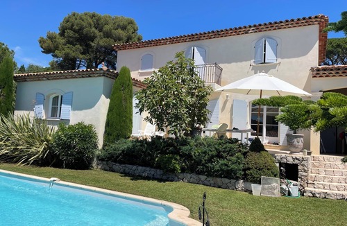 Vence House | Idyllic setting Bastide family view Saint Paul de Vence and sea