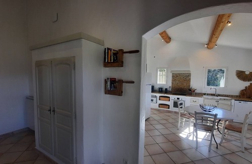 Cabrieres-d'Avignon Villa | In PROVENCE, Facing LUBERON, A LITTLE CORNER OF PARADISE, PRIVATE VILLA FOR 6 Pers