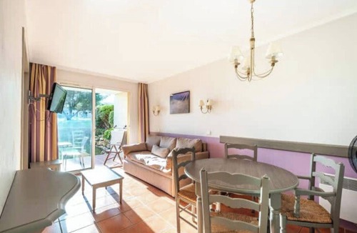 Pont Royal Apartment | In Provence, on an estate dedicated to sports and leisure.