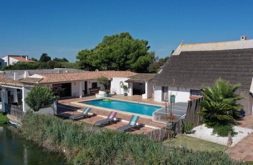 Saintes-Maries-de-la-Mer House | In Saintes-Maries-de-la-Mer, two air-conditioned, typically Camargue houses, swimming pool.