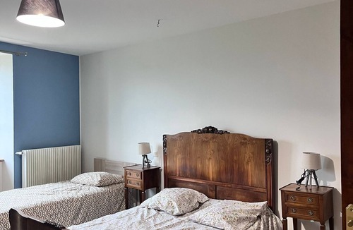 Neaux House | In the center of France and in the countryside, discover the large Terroliers gîte.