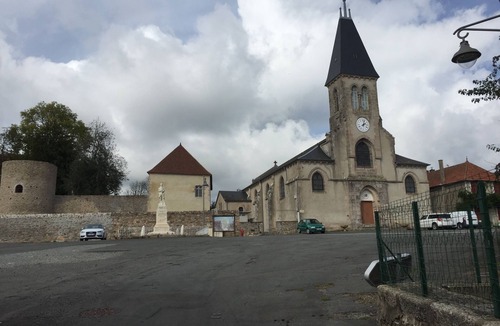Larochemillay Apartment | In the heart of Morvan. In a pretty village perched 400m above sea level on Mont Beuvray