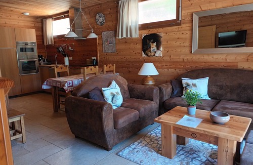 Allos Ski Chalet | Independent garden level 50 m2, terrace, parking, enclosed garden, recent chalet