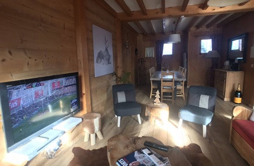 Mont-de-Lans Ski Chalet | Individual Chalet with Jacuzzi offering Stunning Views
