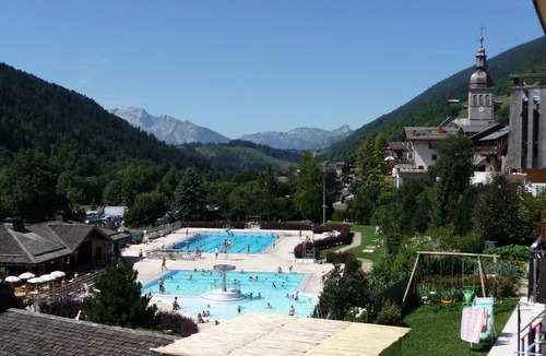 Le Grand-Bornand Apartment | JARDIN face aux ARAVIS -Appt 4/5 P dans CHALET center village GRAND BORNAND