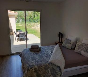 Cubjac House | "Jolie Maison Confortable au Coeur d'un Environnement Calme et Boisé"