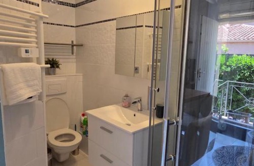 Vitrolles Apartment | L Annexe - Parking privé Calme Moderne Wi-Fi