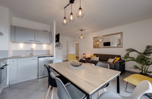 Annecy Apartment | L'Art de Ville* - 2 bedroom near the city center, terrace and garage