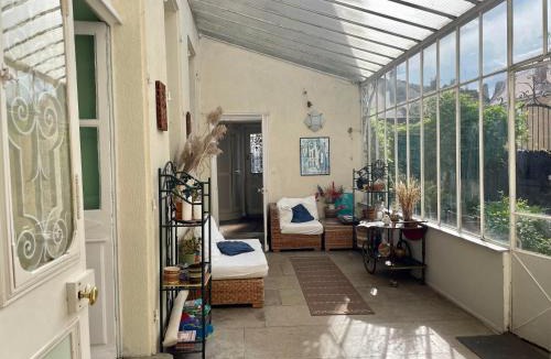 Accolay House | L'Escapade Place Voltaire