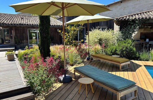 Galgon House | La Bohème: Gîte with swimming pool 20 minutes from Saint-Emilion. Dogs welcome.