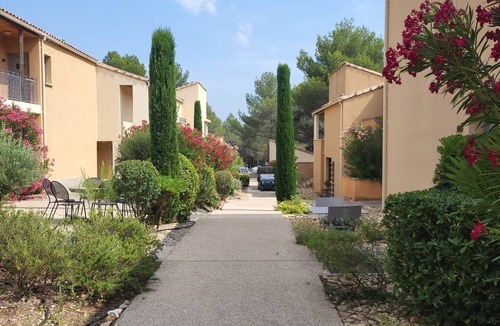 Saumane-de-Vaucluse Apartment | La Calade, in the heart of Provence Country Club
