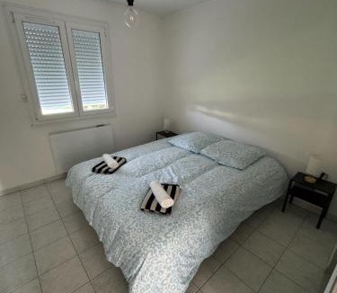 Magny-Cours Apartment | "La Chaume" Maison 2 chambres 5 personnes ou 3 chambres de 6 à 8 personnes