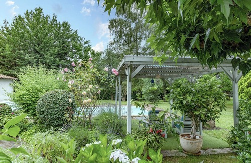 Marsac-sur-l'Isle House | La Combe Aux Loups – Spacious House with Pool, Garden, and Terrace in Marsac-sur-l'Isle