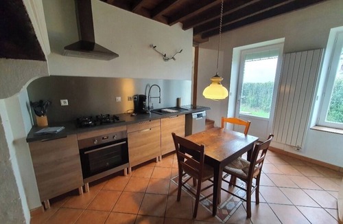 Crux-la-Ville House | La fermettedes Etangs near the Canal du Nivernais