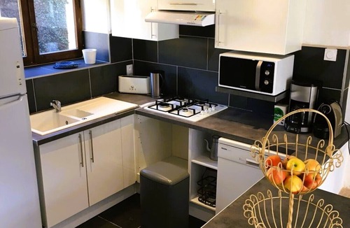 Saint-Amand-de-Coly House | La Lauzière is an authentic French holiday home with private swimming pool