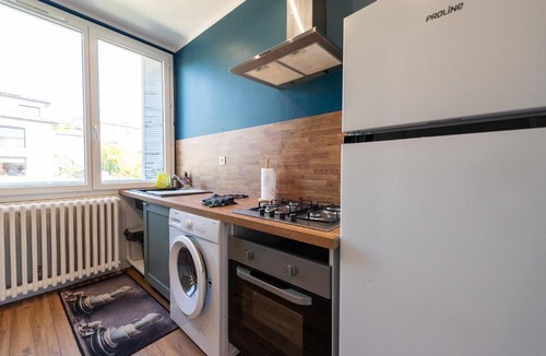Grigny Apartment | La LYONNAISE - Climatisation - Proche Lyon et commodités, Transports, Tout équipé