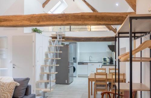 Jargeau House | La Maison Authentique - Maison de charme à seulement 5 mn de Saint Denis de l'Hôtel, 10 mn de Châteauneuf sur Loire et 20 mn d'Orléans