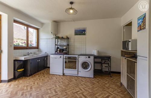 Yenne House | LA MAISON AUX COQUILLAGES