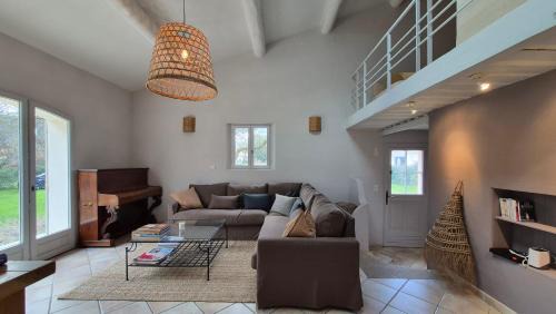 Maubec Villa | La Maison Calavoun