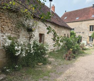 Lurcy-le-Bourg House | La maison du moulin