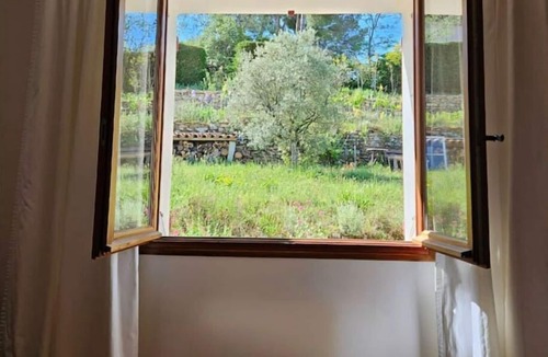 Le Beausset Villa | La Petite Provence au Beausset between land and sea