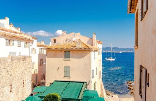 Old Town Apartment | La Petite Sirene l Vue Mer La Ponche l Shellter-Rentals