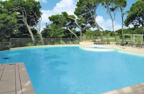 Saumane-de-Vaucluse Apartment | La pinede du Golf