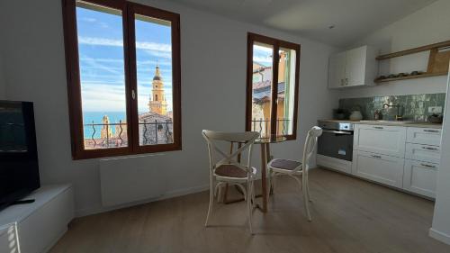 Old Town Apartment | La Résidence du Vieux Château - Splendide Vue Mer