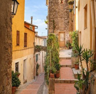 Old Town Apartment | La Résidence du Vieux Château - Splendide Vue Mer