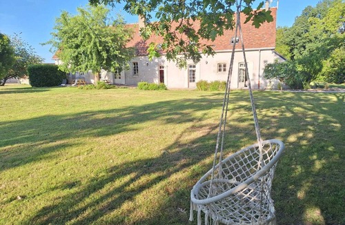 La Chapelle-Montlinard Villa | La Raimbauderie – A charming 4-star vacation rental with air conditioning, nestled in the heart of nature and vineyards.