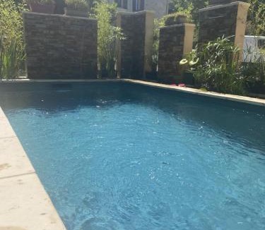 Seguret Bed & Breakfast | La suite de charme du Mas de la Fontaine de Jonquier avec SPA privatif