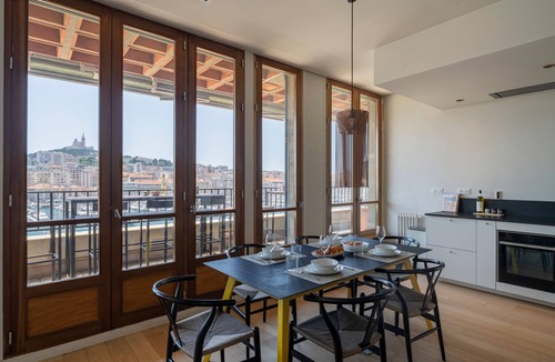 Hotel-de-Ville Apartment | La Traviata - Avec vue spectaculaire sur le port