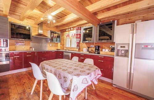 Allos House | Large Alpine Chalet in Allos for 12 Guests – 1,700m Altitude