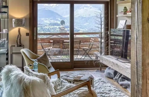 Combloux Ski Chalet | Large Chalet - Panoramic Views - Megeve/Combloux