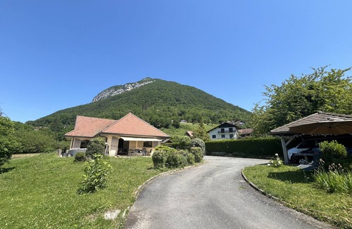 Menthon-Saint-Bernard House | Large house with + view, quiet, large garden, very close to lake and village