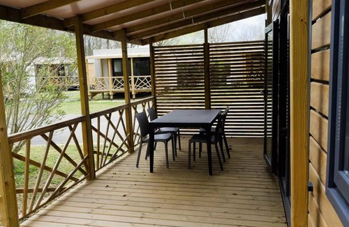 Sadirac House | Laurier Mobile Home: 3 Rooms, Sleeps 4, Air-Conditioned + TV, 2 Bathrooms