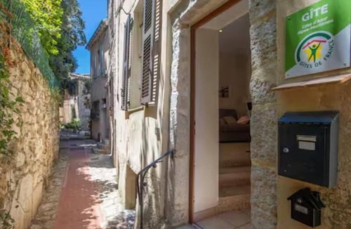 La Turbie House | Le Capouane - The Tower of Augustus