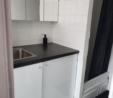 Saint-Denis Hotel | LE CEDRE