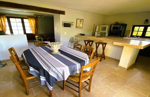 Saint-Amand-de-Coly House | Le Figuier is a holiday home in the Dordogne with a private swimming pool