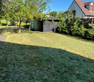 Sully-sur-Loire House | Le gîte de Myrlène-30min Parc Fédéral-12min CNPE CAUTION OBLIGATOIRE SWIKLY